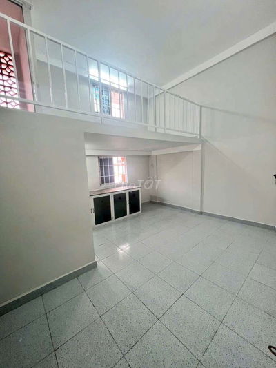 Nhà sổ hồng (lầu 1 giá 100% tiền):  480 triệu, ngày lễ xem nhà được