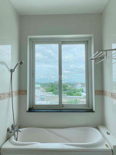 Còn *** Một Phòng Siêu Rộng Đẹp