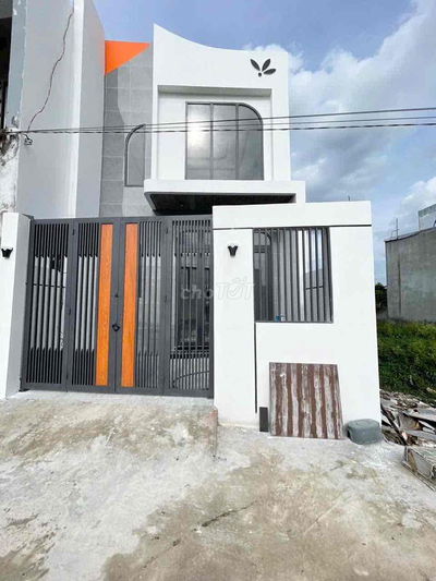 nhà shr 3pn nội thất cao cấp gần chợ nước máy