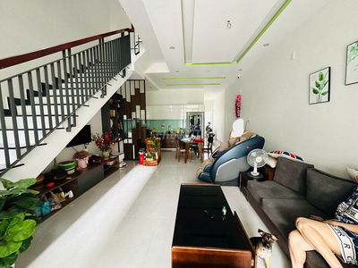 Bán nhà 2.5 tầng đường (7.5m) Phan Văn Đáng - xây tâm huyết để ở
