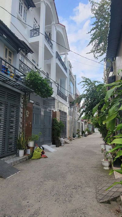 Bán nhà trệt 2 lầu HXH gần chợ Hiệp bình Ph, Hiệp Bình chánh Thủ đức