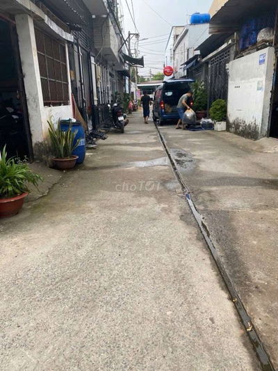 Bán đất tặng nhà. Hẻm xe tải. 7 chỗ quay xe. Shr công chứng ngay