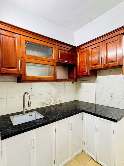 Cho thuê Tầng 1, nhà tập thể ngõ 84 Ngọc Khánh, đường ô tô