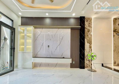 Bán nhà đang cho thuê 18tr/ tháng ngayPhổ Quang, Phú Nhuận. Giá: 3 tỷ 412tr/69m2, sổ riêng
