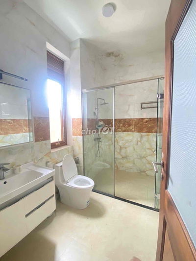 BIỆT THỰ ĐƠN LẬP LIÊN PHƯỜNG Q9 - NỘI THẤT CAO CẤP - CÓ THANG MÁY