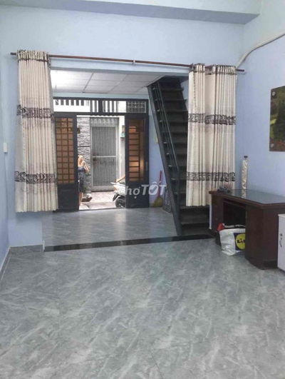 Hẻm ba gác CMT8 gần CV Lê Thị Riêng, dt 3.6x13m, trệt lửng, vô ở liền