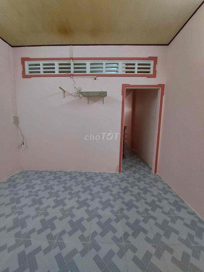 Nhà cấp 4 trục chính gần trường học Khu dân cư PHƯỜNG 8 cũ. Tiện kinh