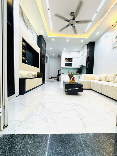 Siêu hiếm! Phố Hoàng Hoa Thám, 47m2*5T, gần phố, gần ô tô, 6 phòng