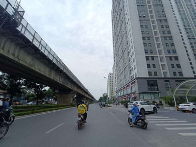 BÁN ĐẤT TẶNG NHÀ – MẶT PHỐ TÂN XUÂN – Ô TÔ TRÁNH – KINH DOANH 12.9 TỶ
