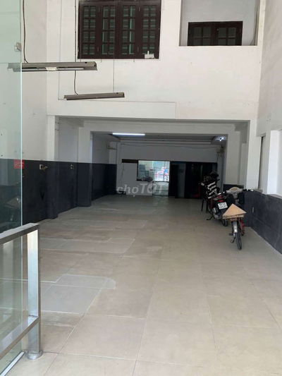 NHÀ QUẬN 8 MẶT TIỀN 165m2 cho thuê 20 triệu
