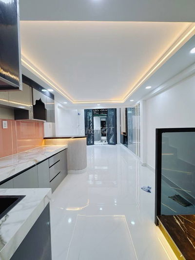 Nhà mới, sổ mới 4 tầng, hẻm 1 sẹc, gần Tôn đản – 4,68 tỉ.