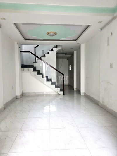 Nhà Âu Cơ, Hẻm 536 Xe Tải, 42m2, phù hợp vợ chồng trẻ