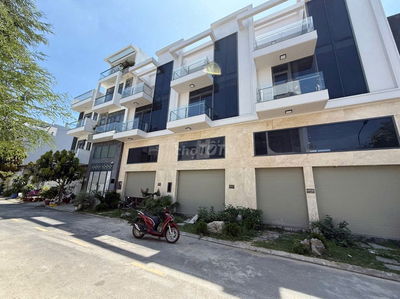 Cần bán nhà 1 trệt 1 lững 2 lầu đường võ thị liễu