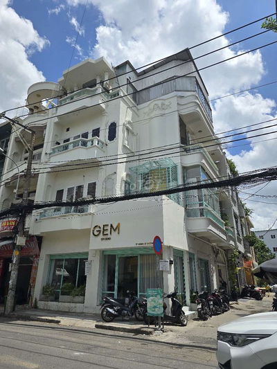 Cho thuê nhà 2 mặt tiền khu sầm uất q10 480m2