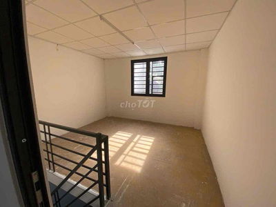 Cho thuê nguyên căn nhà mặt tiền đường Âu Cơ