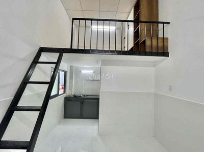 PHÒNG CÓ GÁC CAO 2 MÉT THOÁNG - SẠCH FULL NT GẦN CV LÀNG HOA CHỈ 3.6🥔
