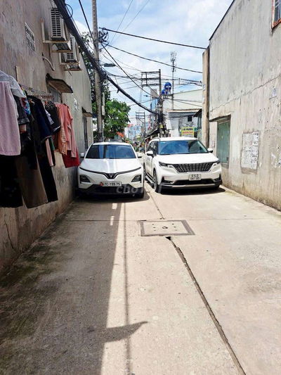 NHÀ CHIẾN LƯỢC CÁCH 1 CĂN RA MẶT TIỀN 5,2X11M - 3PN - HẺM 6M - 4 TỶ 3