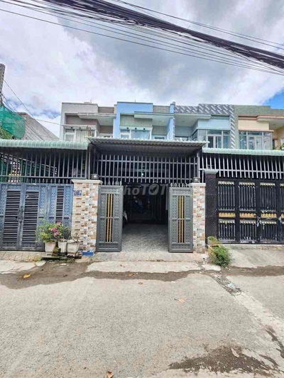 bán nhà 2 tầng binh an phuong dong hoà  gan lang dhqg