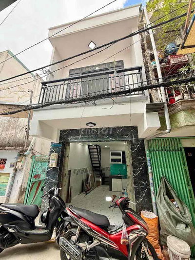 Chỉ Hơn 1 Tỷ có nhà 3 Tầng- HXH- Gần Nguyễn Sơn- Tân Phú.