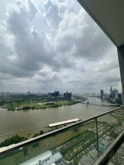 VINHOMES GOLDEN RIVER CHO THUÊ GẤP 3PN PANORAMA 80 TRIỆU NỘI THẤT CAO CẤP MỚI LÀM XONG 100%.