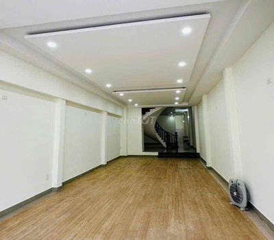 Cho thuê nhà 3 tầng mặt tiền 30 Tháng 4, Hòa Cường – Đà Nẵng