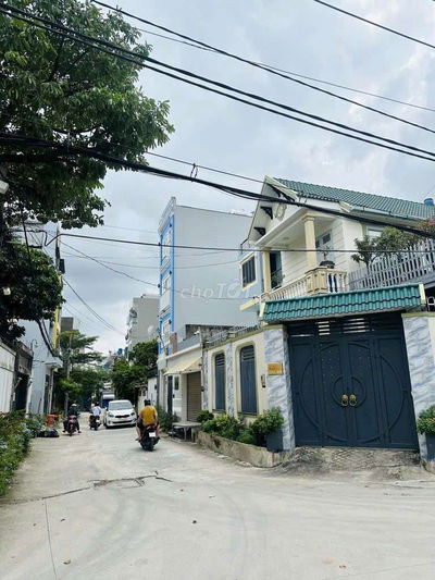 Chính chủ kẹt tiền bán CHDV sát trường ĐH