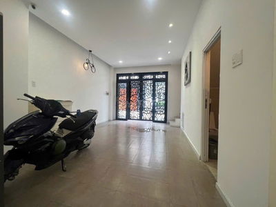 Nhà đẹp hẻm xe hơi 7m Q7, 5x12m, 4 tầng, giá 10.8 tỷ