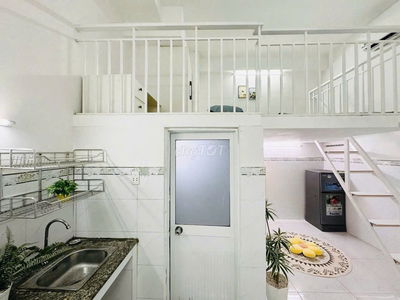 CHO THUÊ PHÒNG GÁC ĐỐI DIỆN ETOWN CỘNG HÒA HẦM XE RỘNG CÓ THANG MÁY