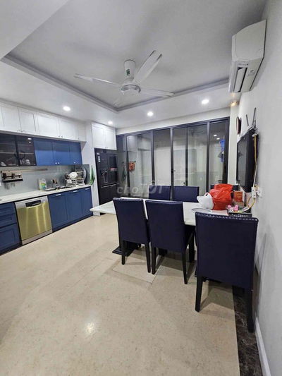 Cho thuê siêu phẩm Trịnh Văn Bô, thang máy, xe tải đỗ
