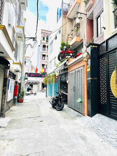 Bán Nhà HXH ngay Hoàng Văn Thụ cách Mặt tiền 10M, Nhà đẹp Ở Ngay