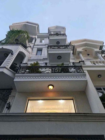 Cho Thuê Nhà Phố Đồng Bộ HXT 3Lầu 4PN.5WC Phạm Văn Chiêu
