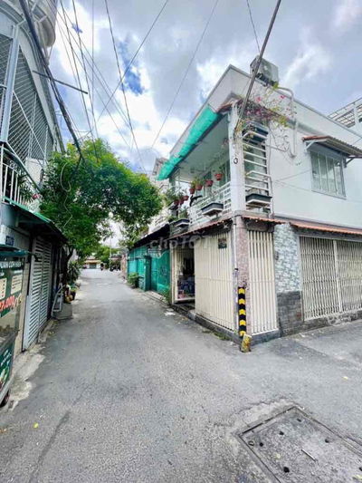 HẺM XE HƠI THÔNG NGAY CV LÀNG HOA, GẦN 30M2, CHỈ NHỈNH 3 TỈ XÍU