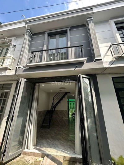 1.1tỷ nhà đẹp vô ở liền ngay trường học chợ siêu thị .quận 12