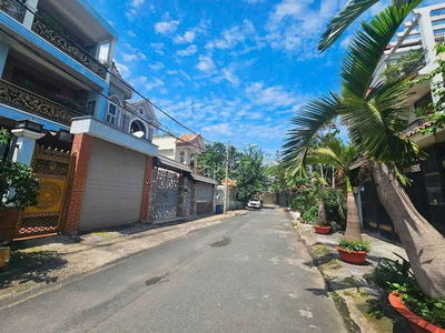 Lô đất 9m x 19m. Hẻm nhựa 12m thông Khu biệt Thự Lê Văn Khương Metro