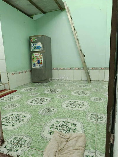 Phòng cho thuê giá rẻ gần ngã tư 550