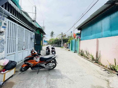 Nhà 2 lầu- 4PN- Giáp Thống Nhất Gò Vấp Đầu Đường Tô Ngọc Vân Quận 12