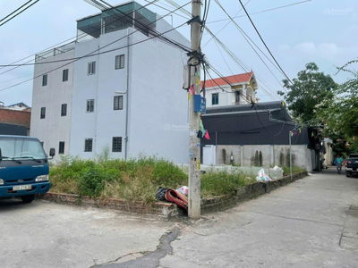 Mình chính chủ bán gấp mảnh đất ngay Uỷ Ban Nhân Dân Bình Yên giá 2tỷ ra đại học FPT Hòa Lạc 2 phút