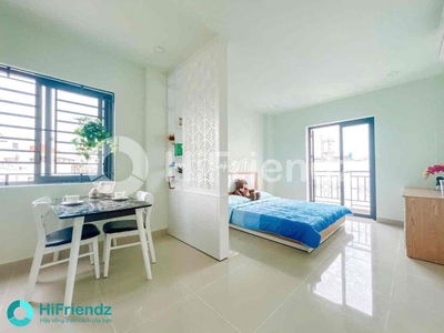 Studio Ban Công Tách Bếp Full Nội Thất Thang Máy Hầm Xe