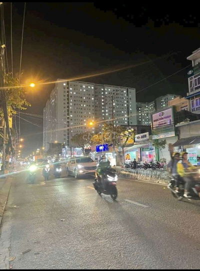 CHỦ GỞI,BÁN 5 TẦNG MỚI ĐẸP DỌN VÀO Ở NGAY -HẺM 12m XE HƠI PHAN VĂN HỚN