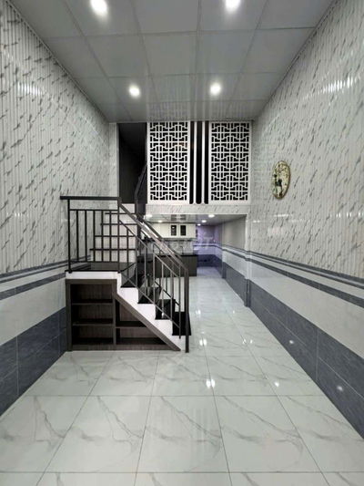 Cần bán gấp nhà Mt đường lớn xtai,q7