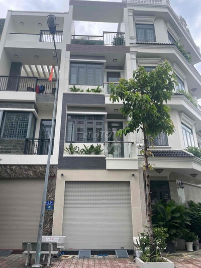 BÁN NHÀ 4 TẦNG CĂN ÁP GÓC PHÚ HỒNG THỊNH 6