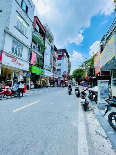 NHÀ MẶT PHỐ ÔTÔ DỪNG ĐỖ CỬA KINH DOANH ĐỈNH PHỐ TẠ QUANG BỬU Ở NGAY.