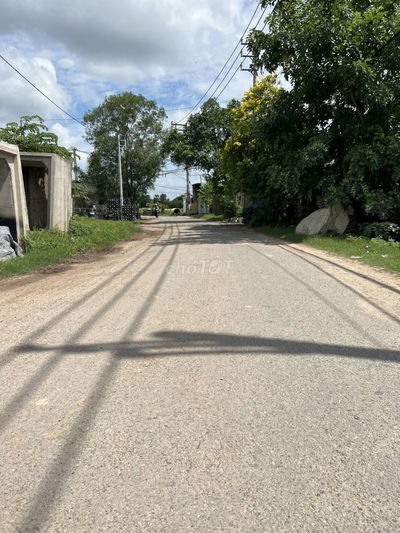 Bán đất MT XTT4 Hốc Môn dt 1.363m2 giá 12,6 tỷ