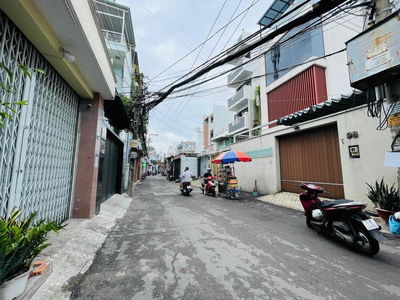 Bán nhà có 11 phòng cho thuê 600 triệu/ năm giá 12.9 tỷ