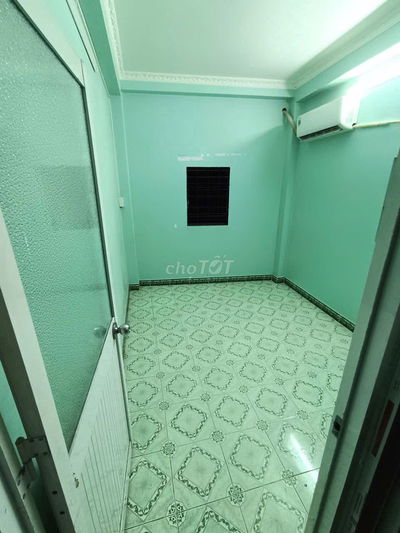 P lâu 2 máy lạnh cưa số,wc trong phòng, bờ kè trường SA,điện biên phủ