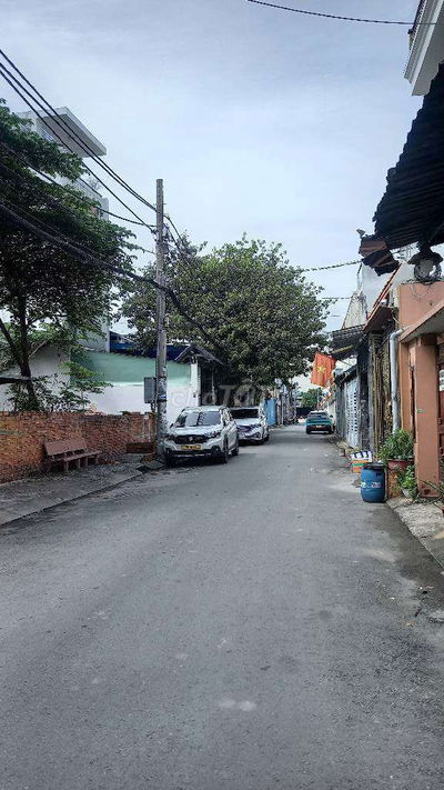 Nhà góc 3 mặt tiền sát Lê Trọng Tấn 5.5x17 , 94m2