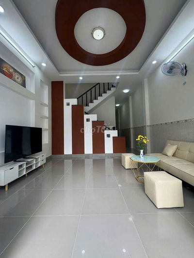 MT 70m2,3T,ngang 4.5m, ngay Trung tâm quận 9 ,Chỉ 8 tỷ TL .