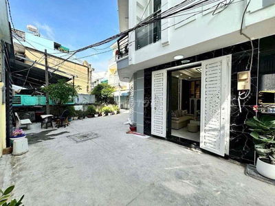 Siêu Phẩm Nhà Đẹp Nở Hậu - Cách Mặt Tiền Đường Lớn 200M Ngay Tại Q8