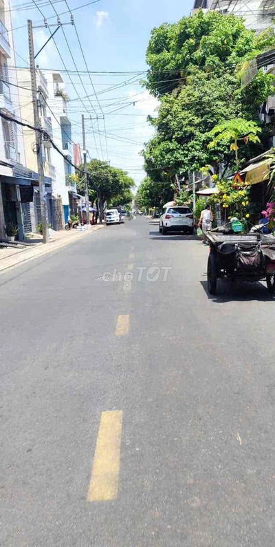 cho thuê nhà mặt tiền lê niệm
