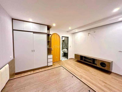 Nguyễn Chí Thanh, nhà đẹp ở ngay, ngõ nông gần phố, 46m2x4,5 T, 3PN!